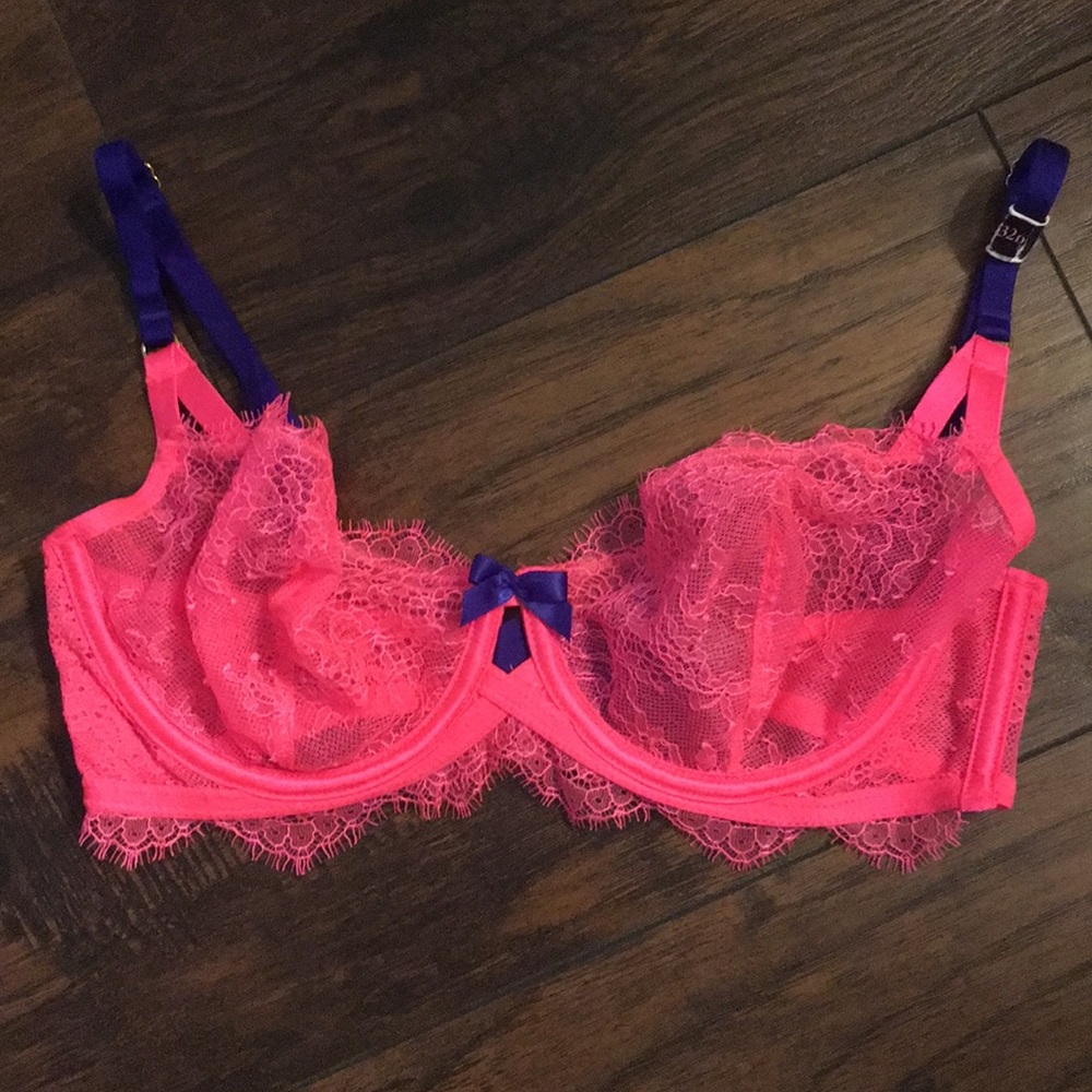 Lace unlined Victoria’s Secret bra